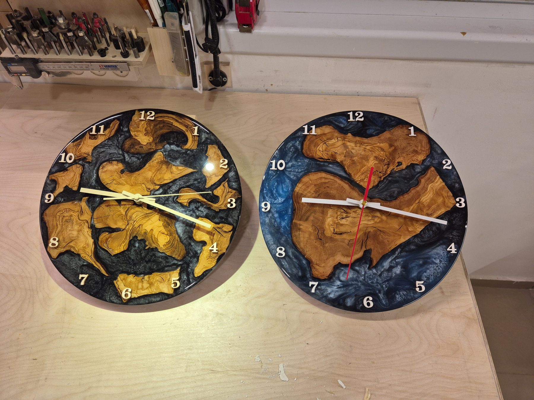 Epoxy Clock, photo 1