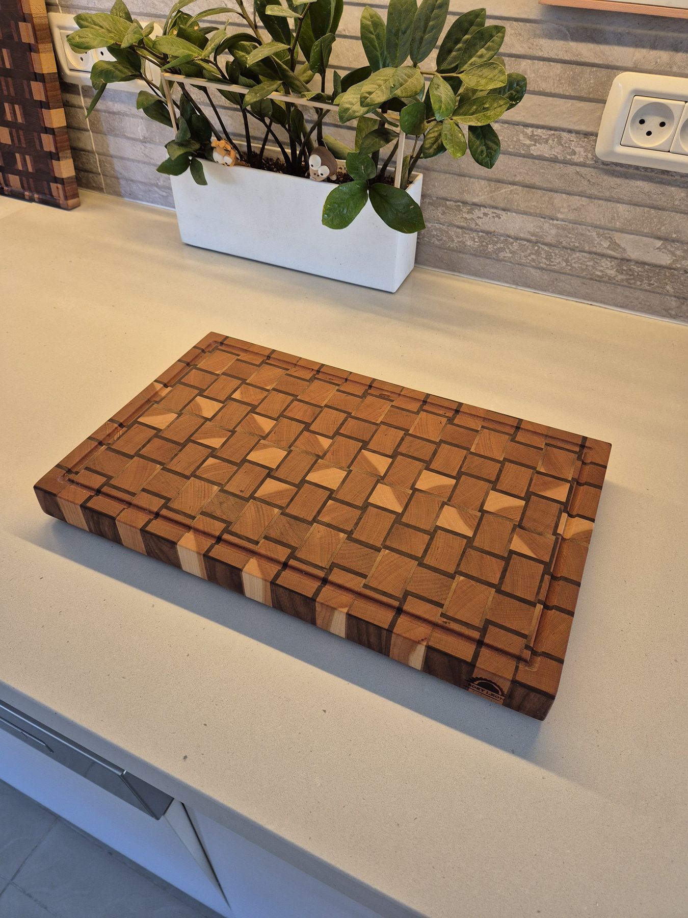 The Basketweave, תמונה 1
