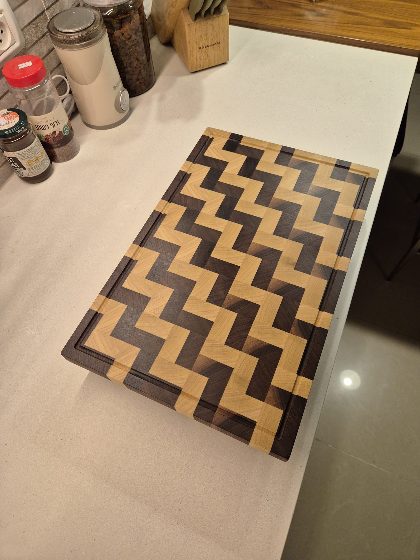 The Herringbone, תמונה 1